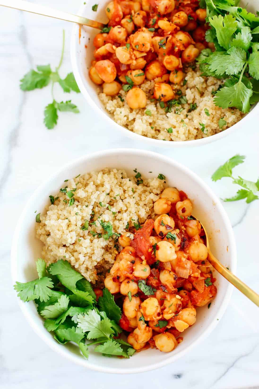 Spicy chickpea bowl with quinoa