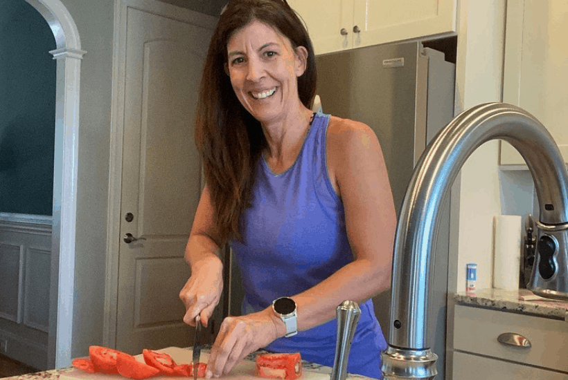 stephanie chopping tomatoes