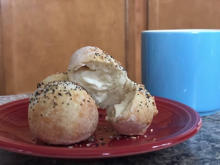 no yeast bagel bites on a plate