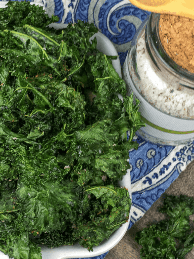 Crispy Kale Chips Baked in the Oven with Seasoning Story