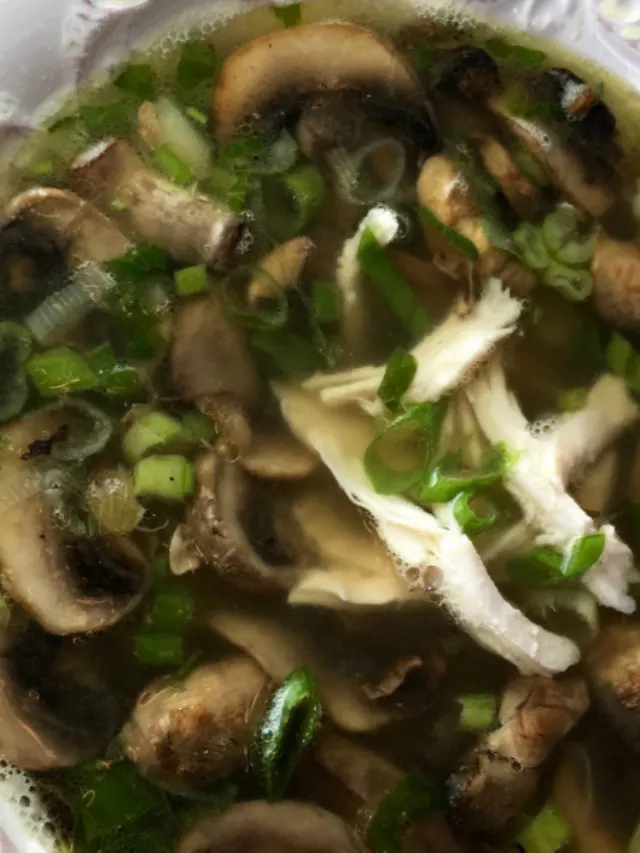 cropped-chicken-marsala-soup.png