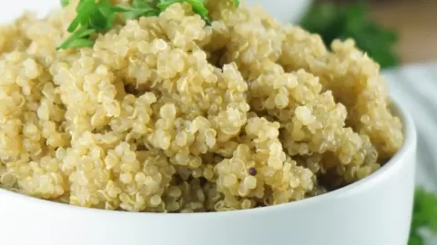 instant pot quinoa in serving bowl
