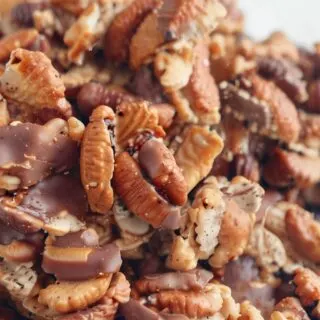 Crunchy almonds, pecans, and walnuts snack mix