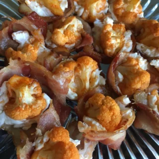 Buffalo Cauliflower Bacon Poppers