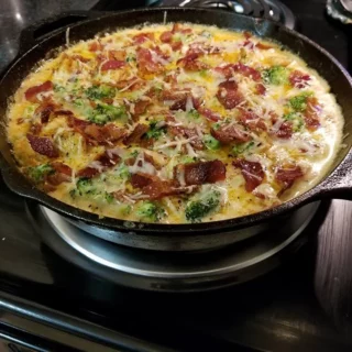 Loaded Broccoli Cheese Bacon Skillet