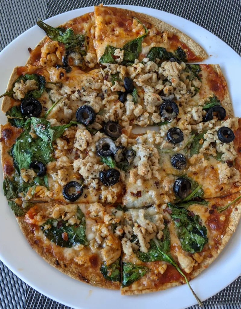 Low carb pizza with ground chicken